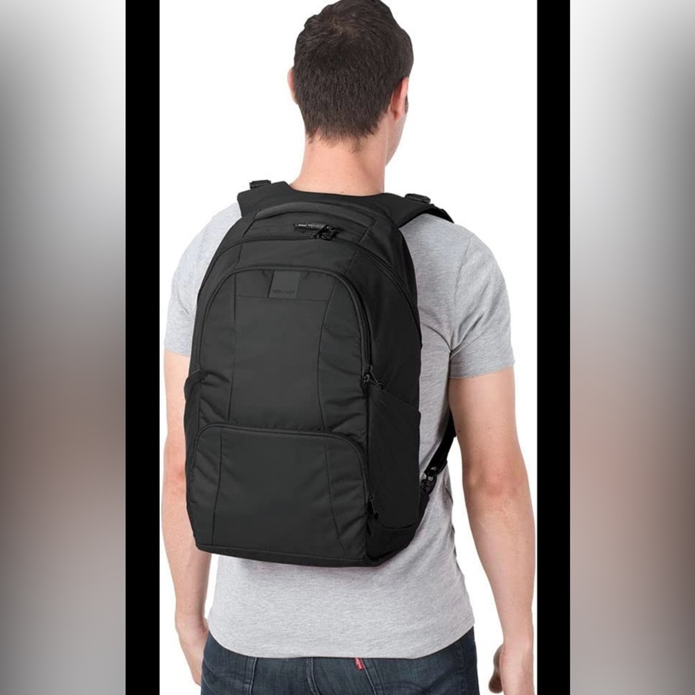 Pacsafe Metrosafe LS450 Anti-Theft Exomesh Slashguard 25L Black Travel Backpack